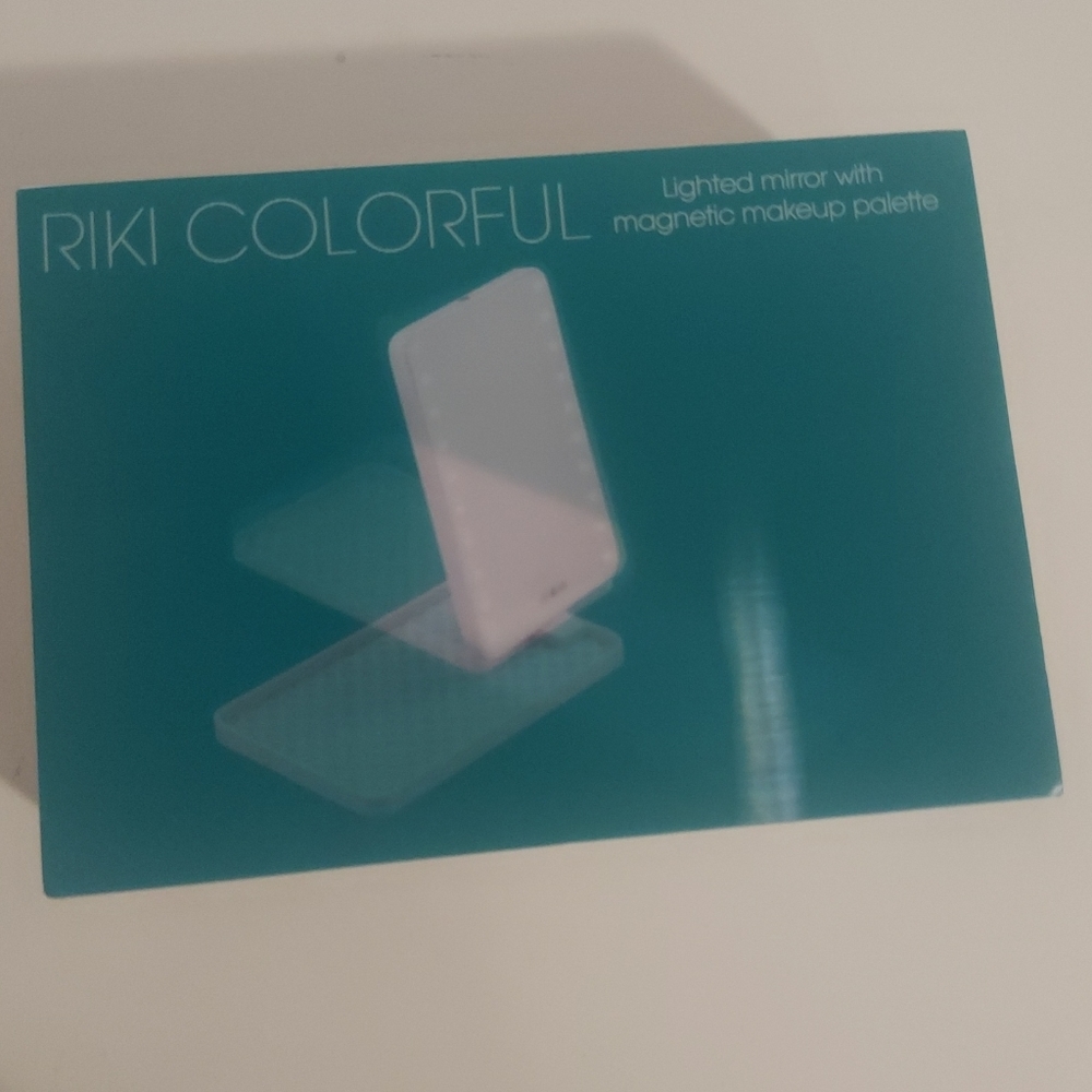 RIKI Colorful  lighting  mirror  with magnetic  makeup  palette